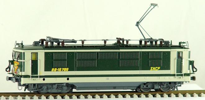 Electric locomotive class BB 16700 with running number 16789 "Lens"<br /><a href='images/pictures/LS_Models/10147.JPG' target='_blank'>Full size image</a>